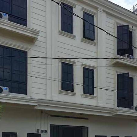 Prime Inn Near Jalan Sekip Mitra Reddoorz Μεντάν Εξωτερικό φωτογραφία